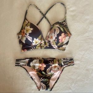 Brand New Women’s 2 piece Swimsuit